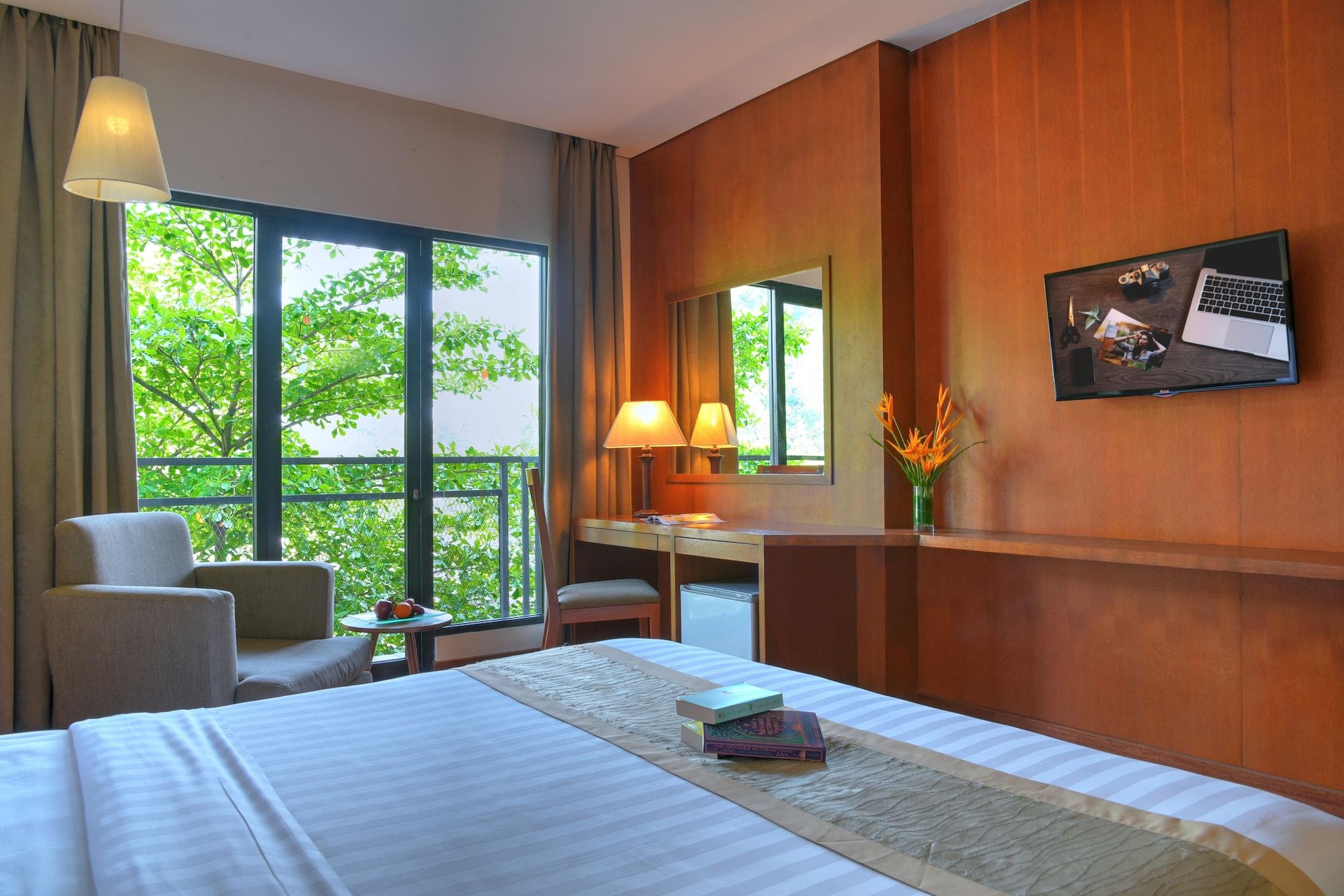 Oak Tree Emerald Hotel & Coventions Semarang Exteriör bild