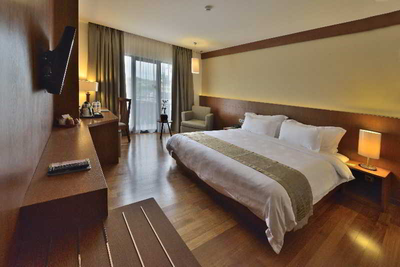Oak Tree Emerald Hotel & Coventions Semarang Exteriör bild