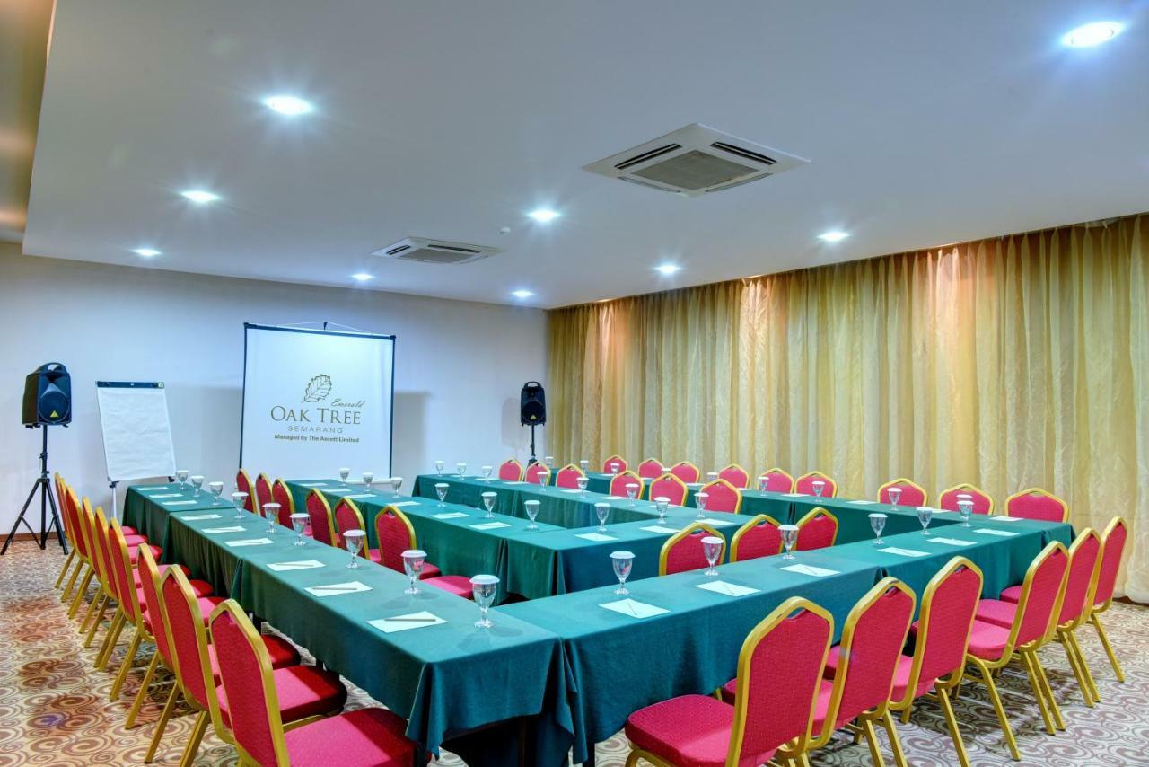 Oak Tree Emerald Hotel & Coventions Semarang Exteriör bild