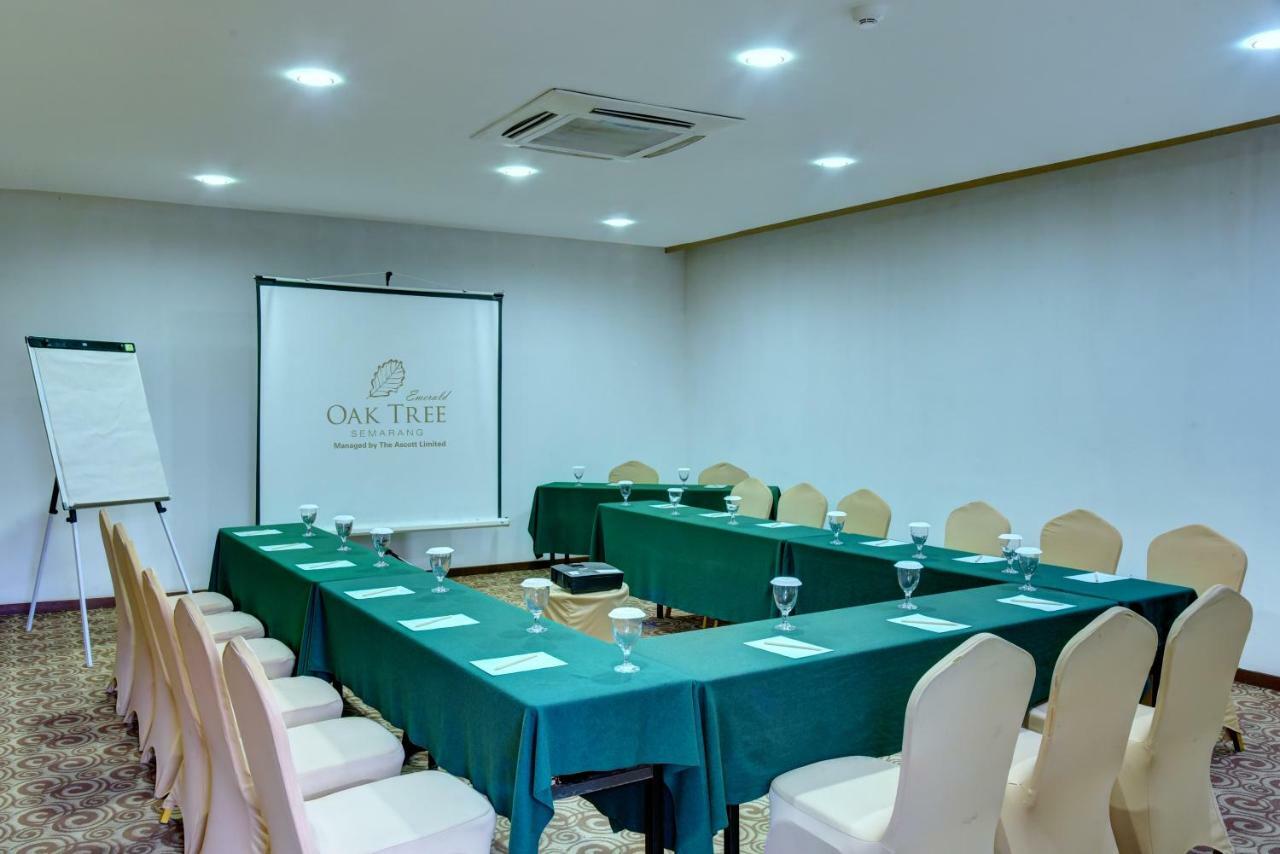Oak Tree Emerald Hotel & Coventions Semarang Exteriör bild